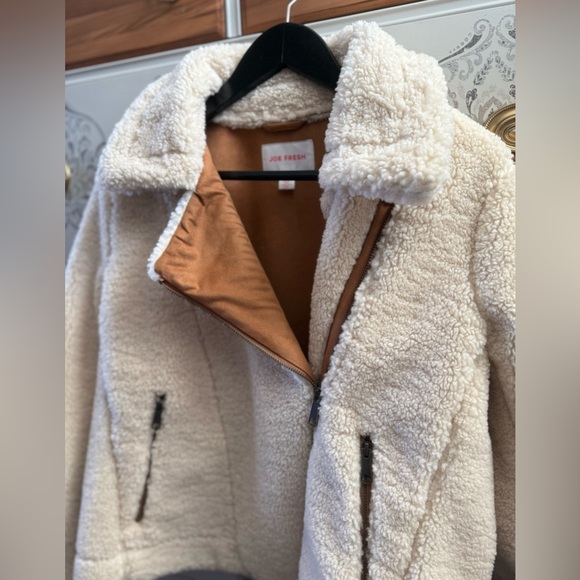 ✨Host Pick✨ 🤎🐻 Joe Fresh Women's Faux Tan Teddy Jacket Size Medium - Picture 3 of 17